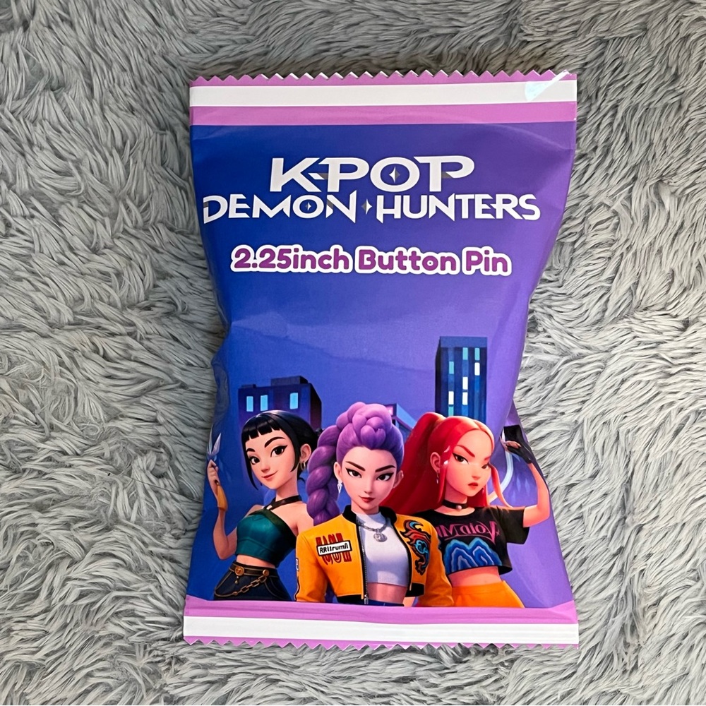 Set of 10 Kpop Demon Hunters 2.25inch Pin Set - Picture 5 of 5